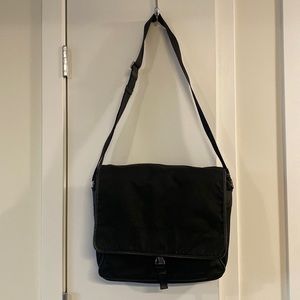 Prada Mens Black Flap Cross Body Messenger Bag w/ authentication card. 4…
